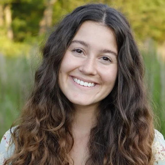 Portrait of Hannah, a friendly and passionate music instructor in Provo UT